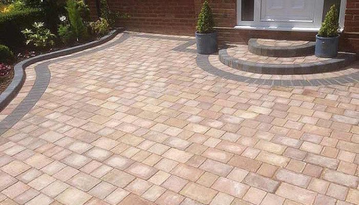 Paving and driveway surface in Horsham by Haymans Landscapes